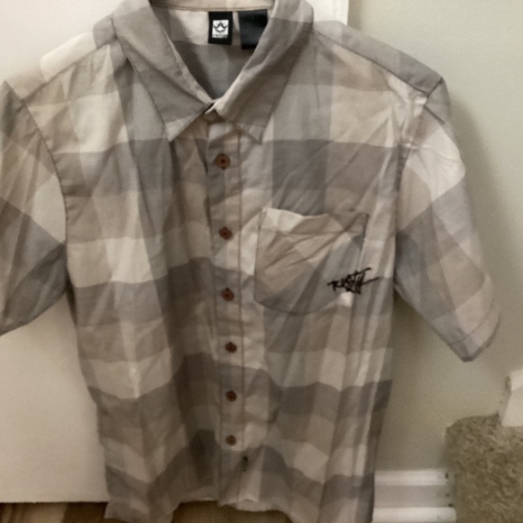 Button down - Picture 1 of 2